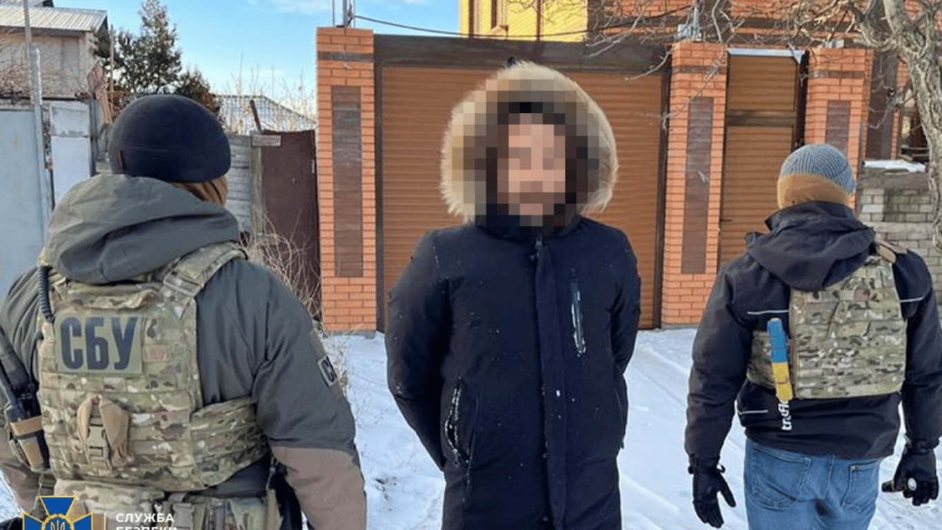 СБУ затримала зрадників за агітацію українців до "складення зброї"