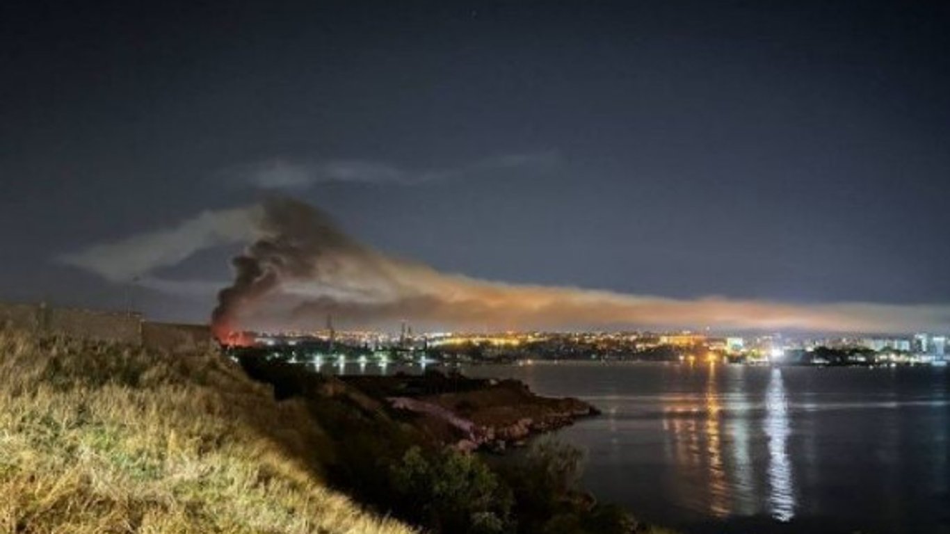 Супутники NASA зафіксували три осередки вогню після нічної атаки у Севастополі