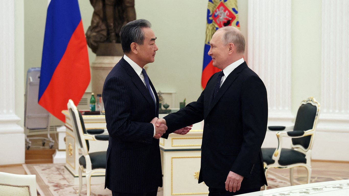 Эксперт сказал, можно ли верить Китаю в его стремлении примирить РФ и Украину.