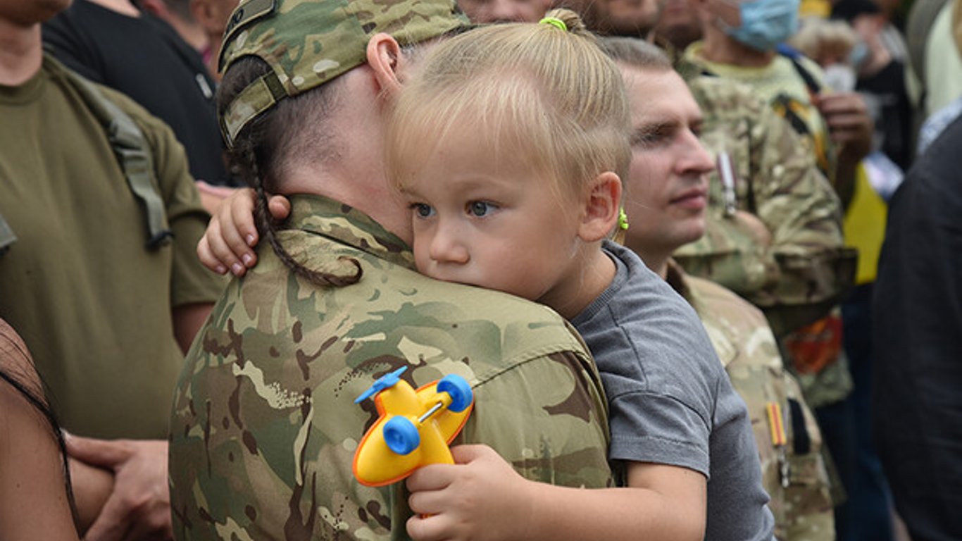 Помощь семьям военных - какие программы действуют для детей