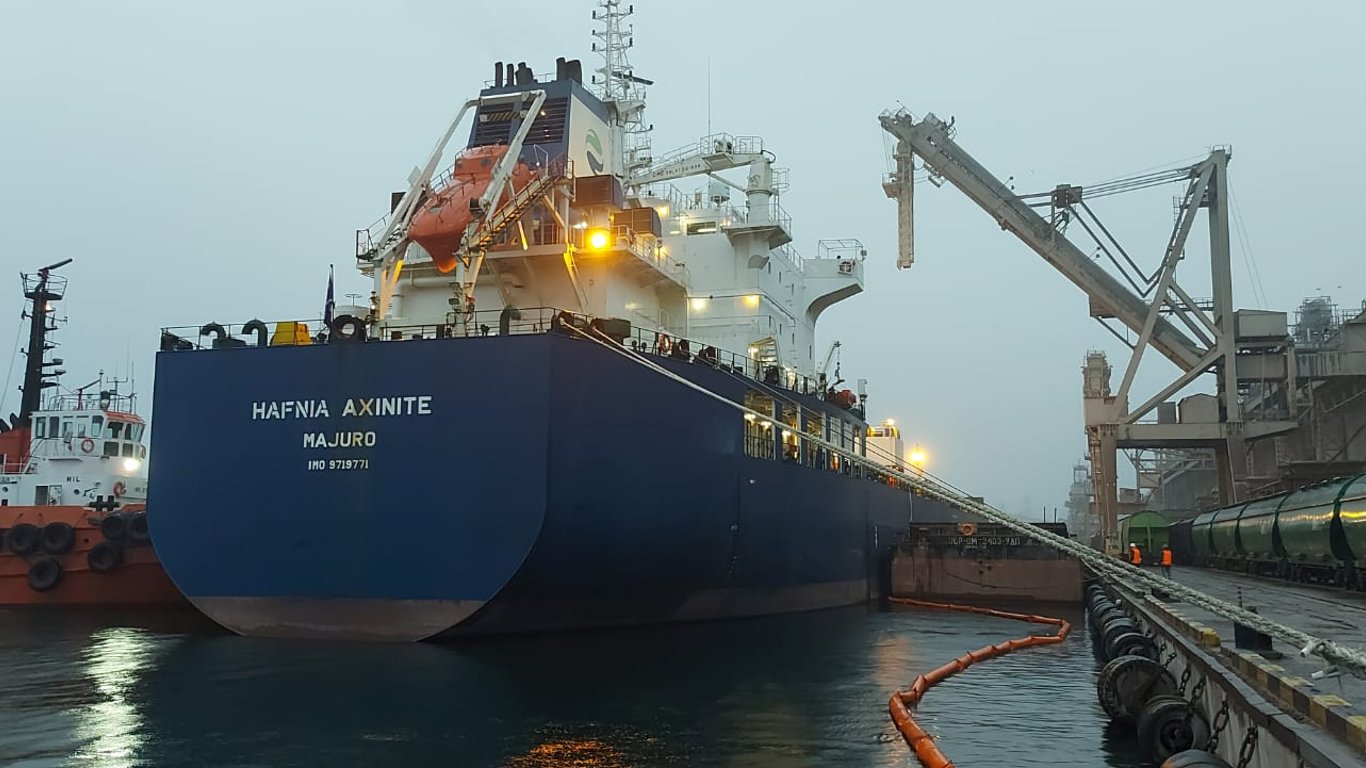 Експорт зерна з портів Одещини продовжується