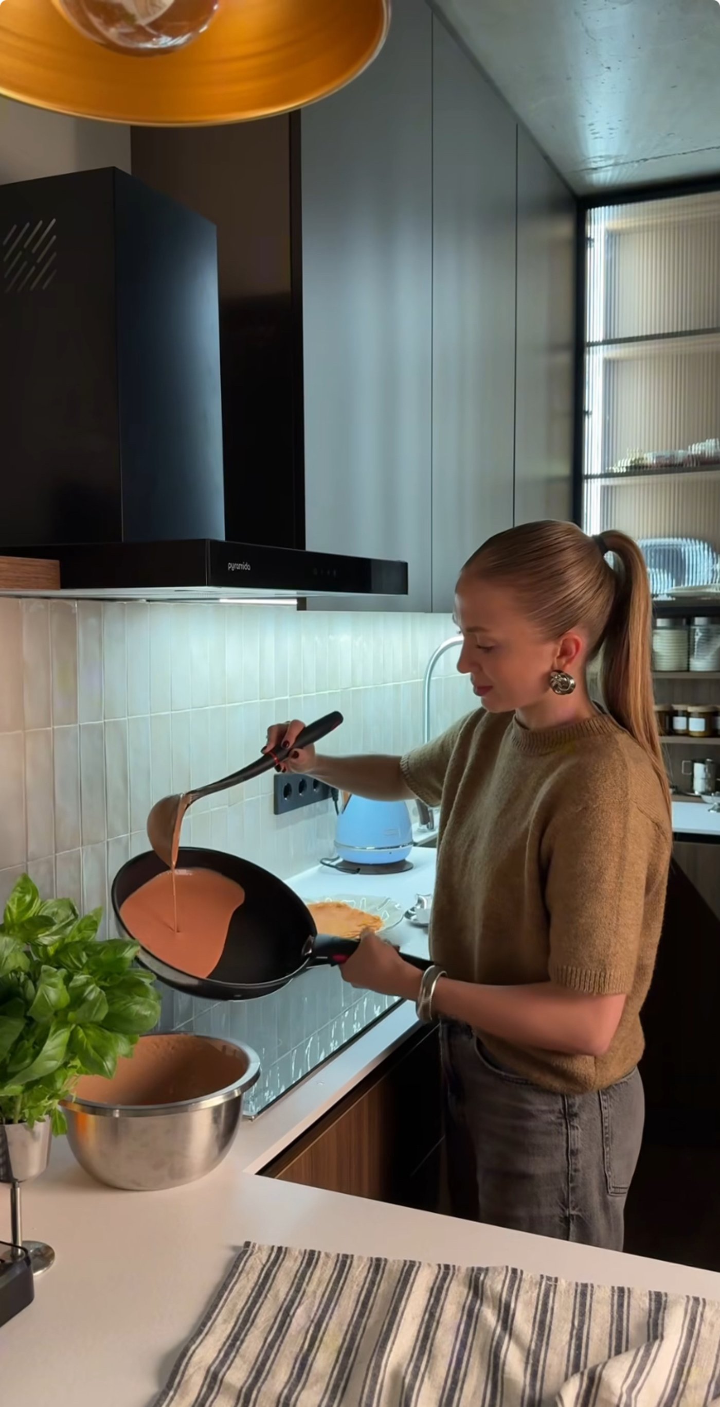 Млинці з томатний соком - як приготувати