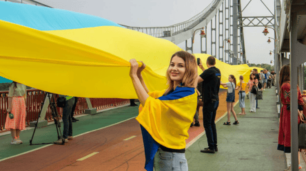 День прапора України 2025 — найкращі привітання з великим святом - 285x160