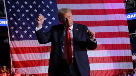 Дональдові дві тисячі — Трамп обіцяє роздавати гроші американцям - 285x160