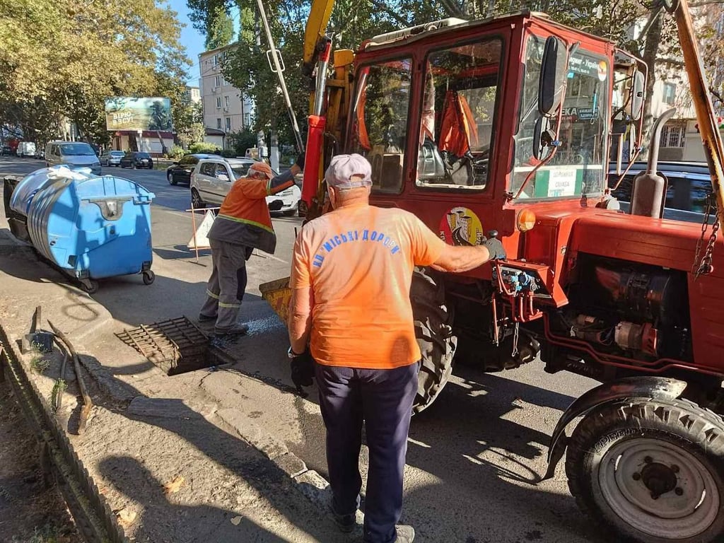 Ремонтні роботи на дорогах Одеси. Фото: КП "Міські дороги"