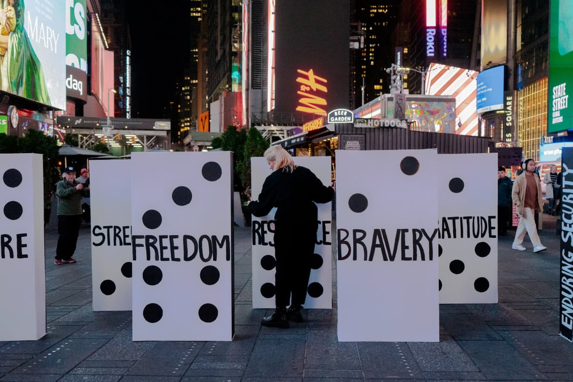 У Нью-Йорку встановили інсталяцію