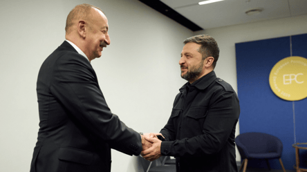 Зеленский обсудил сотрудничество с президентом Азербайджана - 285x160