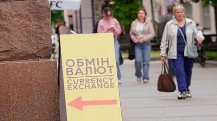 Долар і євро спіймали висхідний тренд — що стало з курсами валют - 285x160