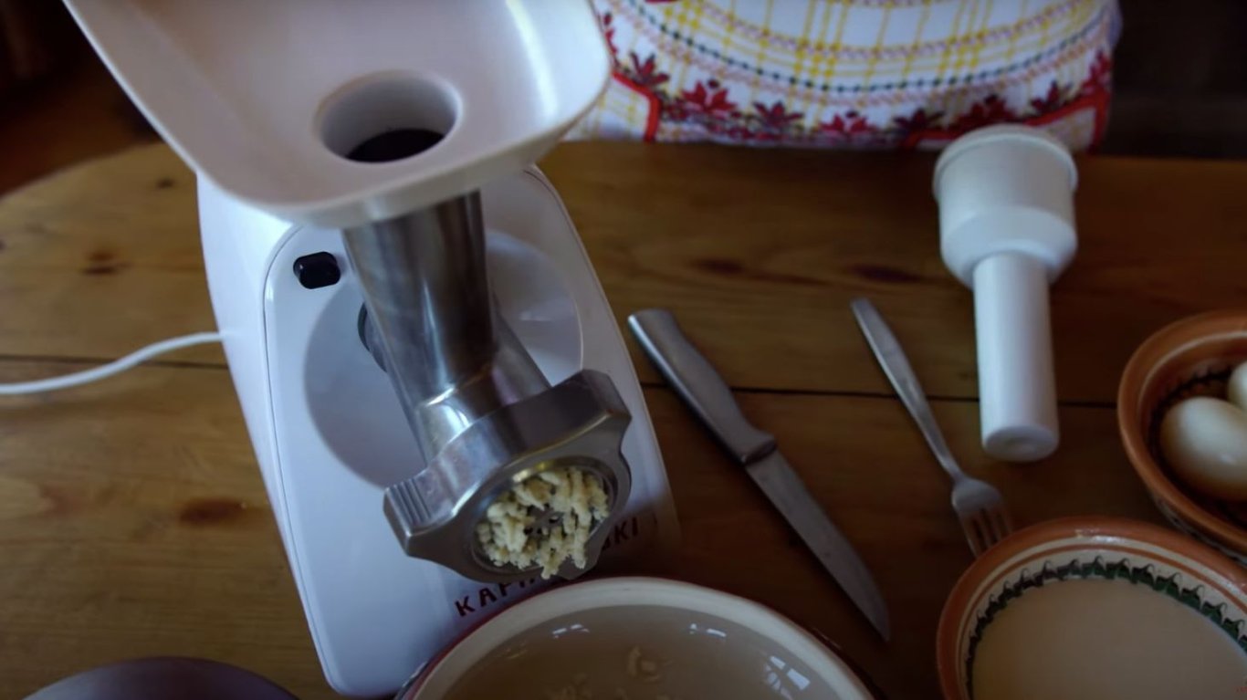 закуска на Великдень для бутербродів, хрін з яйцями