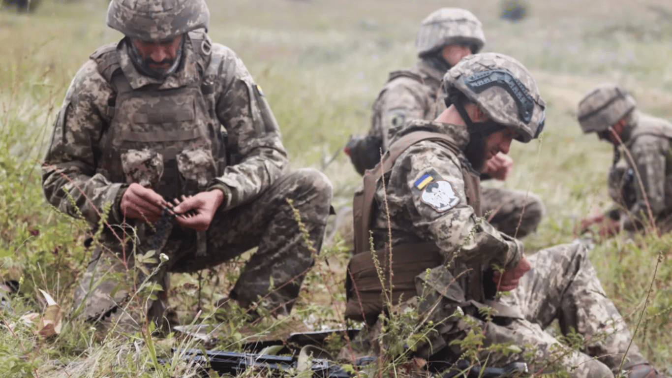 Специальные звания в Украине - как меняют спецзвания на военные