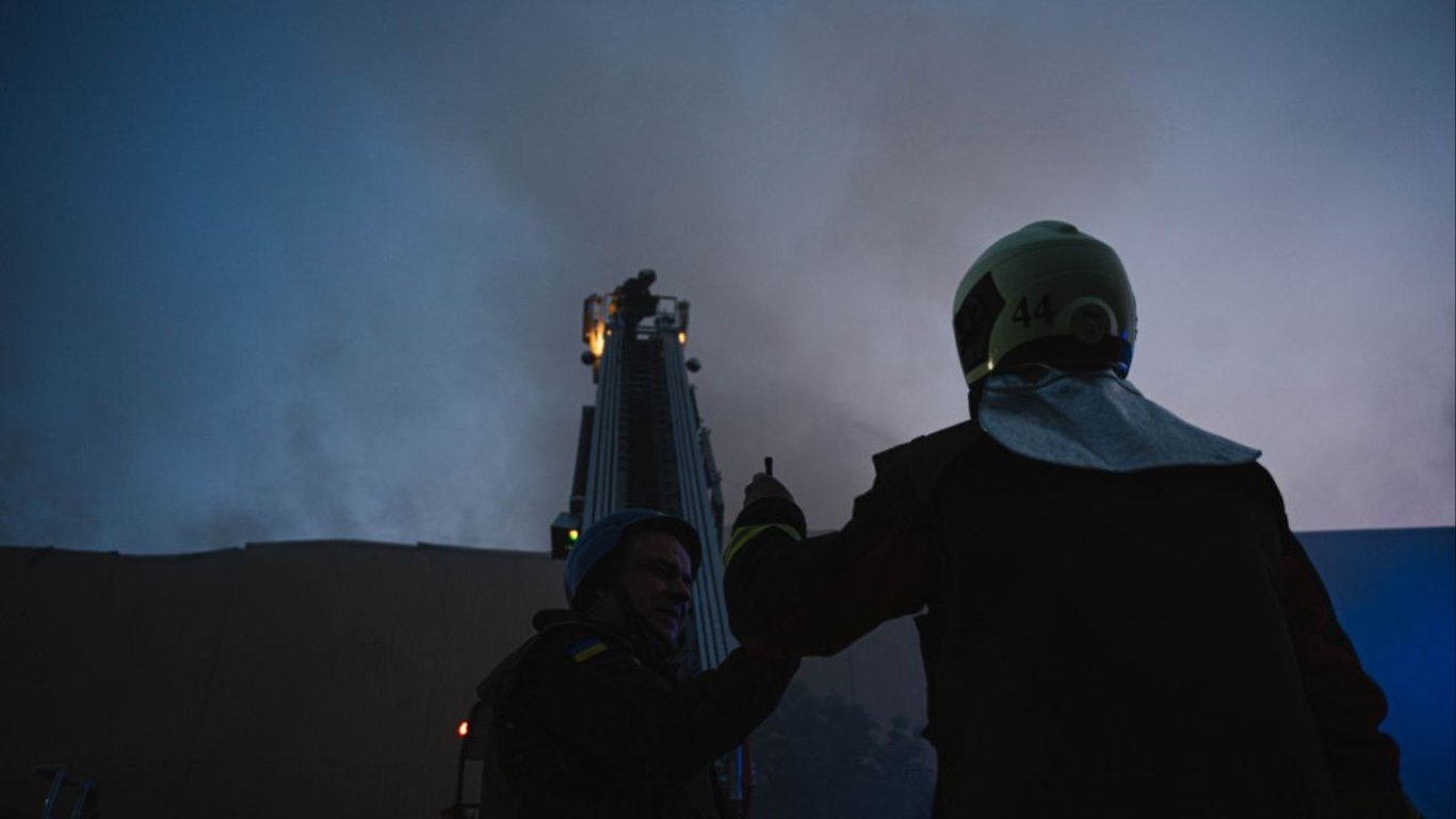 Киев после вражеской атаки: последствия падения обломков