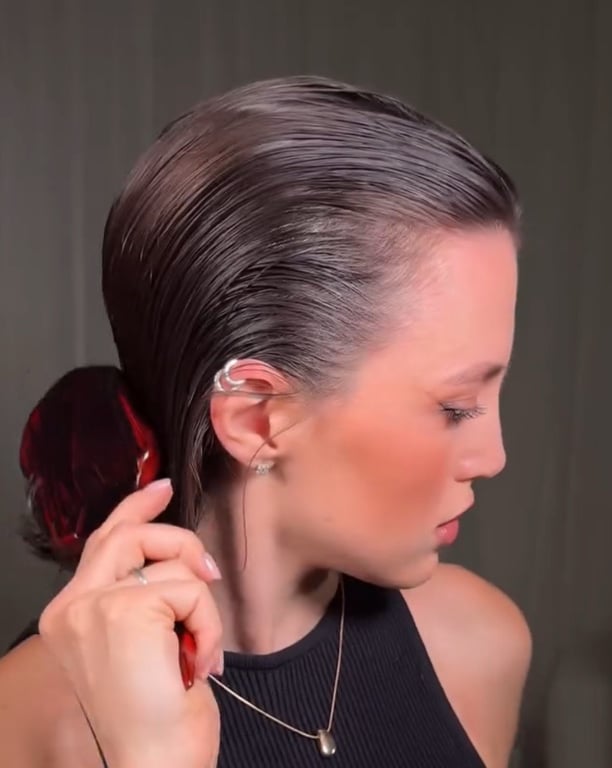 Someone likes this hairstyle, but in vain