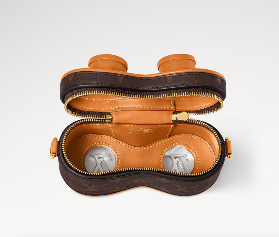 Подібні міні-сумки зараз в моді