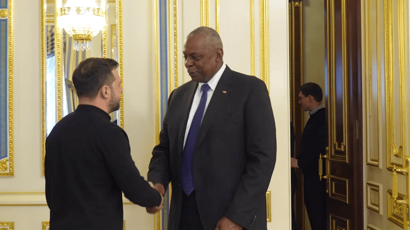 Zelenskyy thanks Austin for new US military aid package