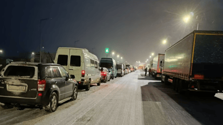 Черги на кордоні України — де застрягло найбільше автівок - 290x166