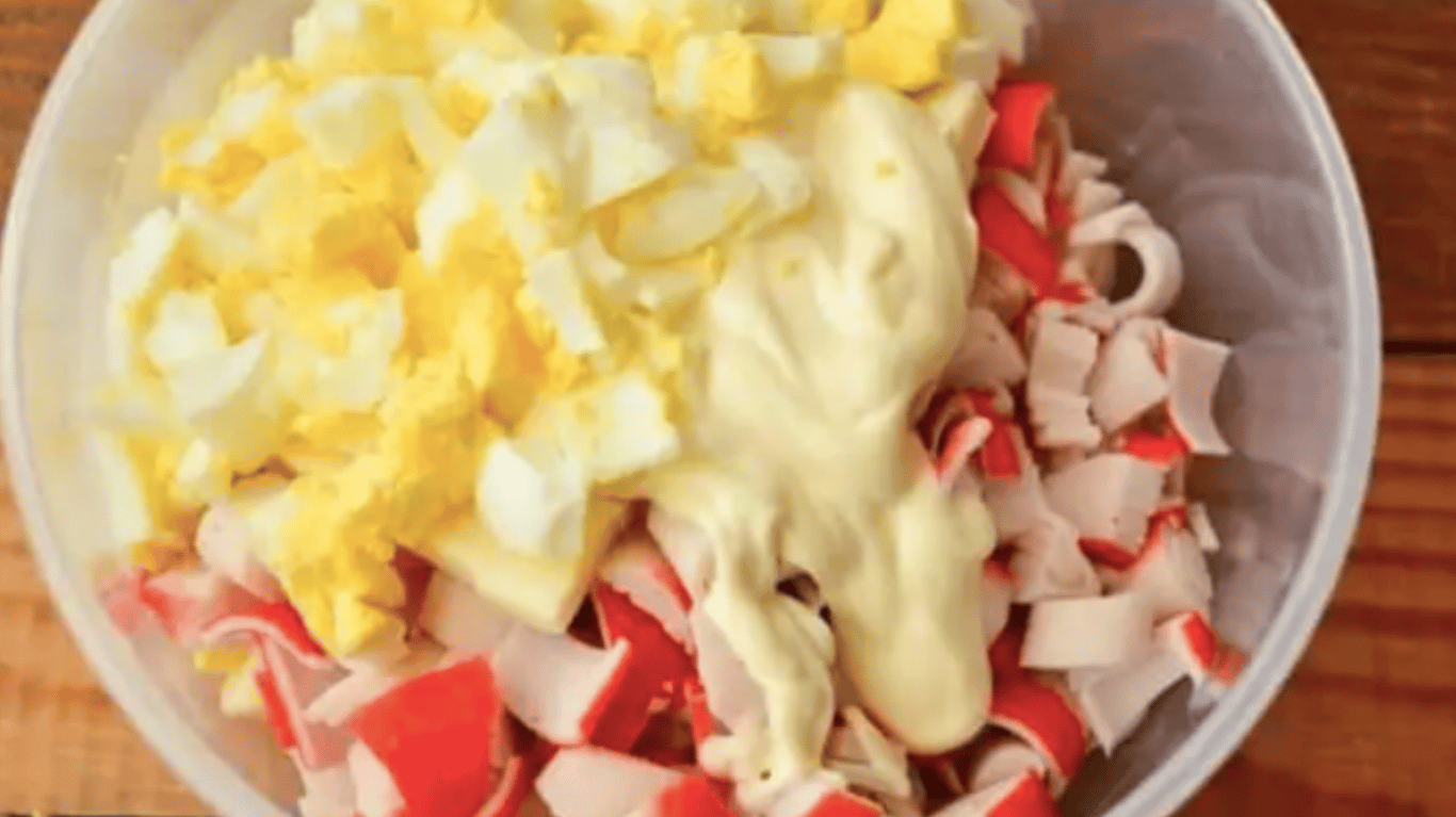 салат з крабовими паличками