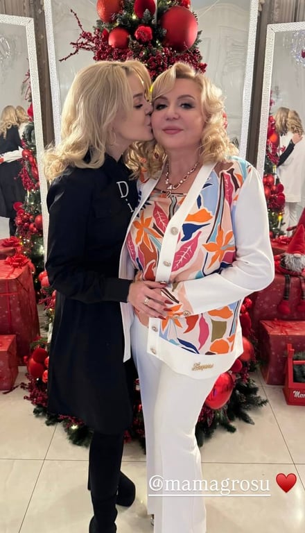 Аліна Гросу зі своєю мамою