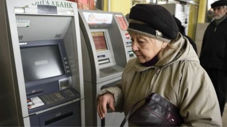 Індексація пенсій у квітні: українцям розповіли, як підвищать виплати - 285x160