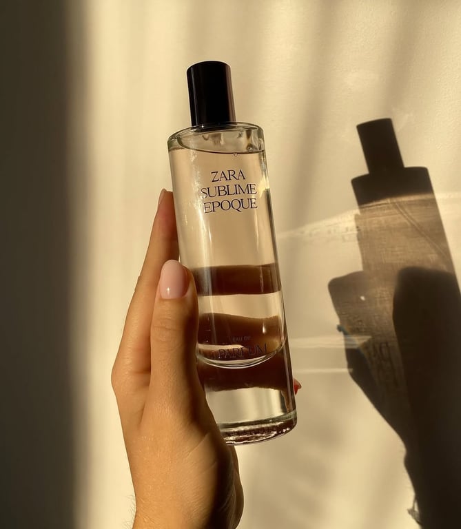 What does Sublime Époque perfume smell like?