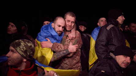 Выплаты военнопленным украинцам — сколько могут получить семьи военных в плену - 285x160
