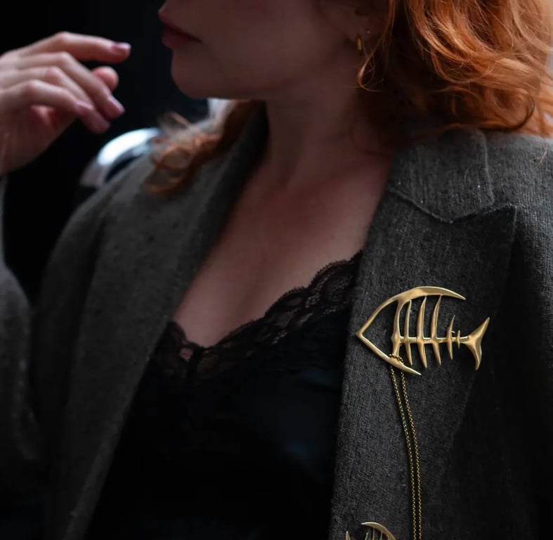 Брошки зараз зустрічаються досить різної форми