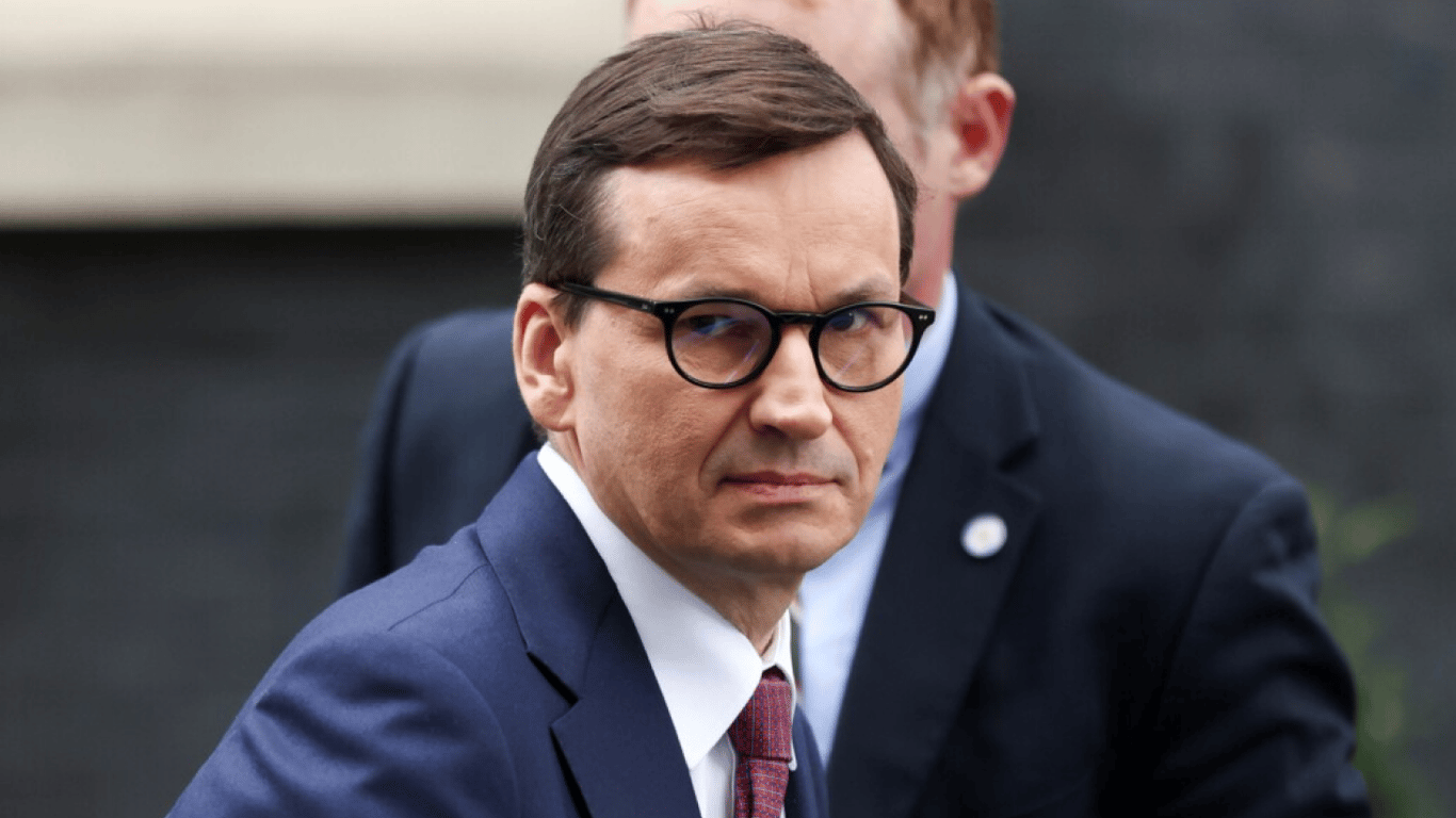 Польша вводит ограничения на импорт зерна из Украины, — премьер-министр Моравецкий