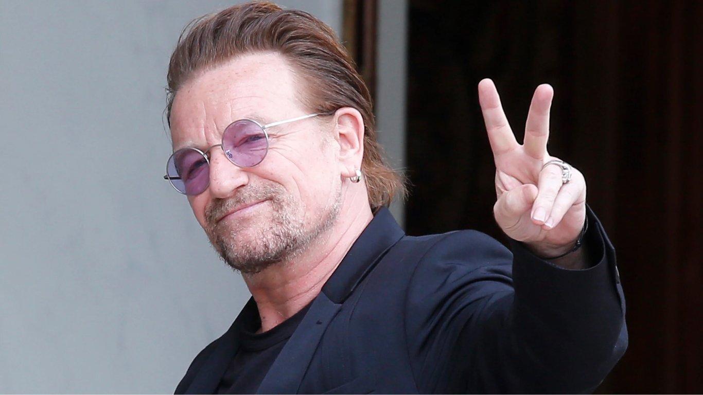 Боно из U2 выпустил одежду и мерч с изображением Владимира Зеленского