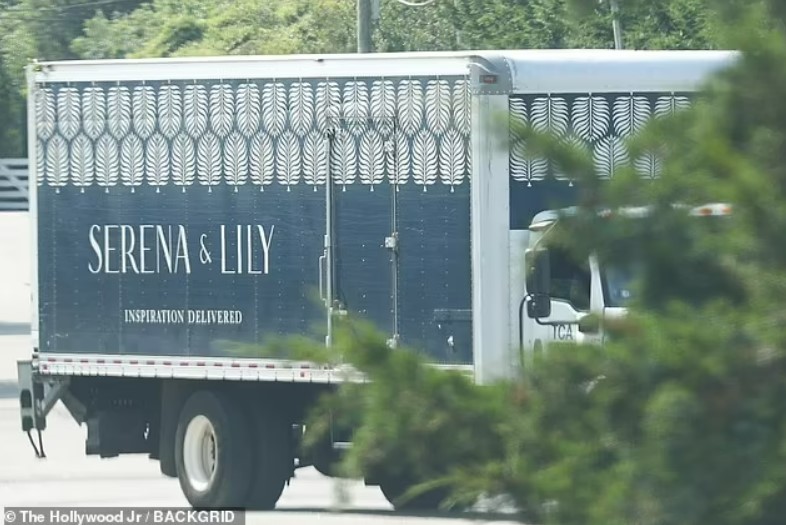 Джей Ло замовила меблі на вечірку