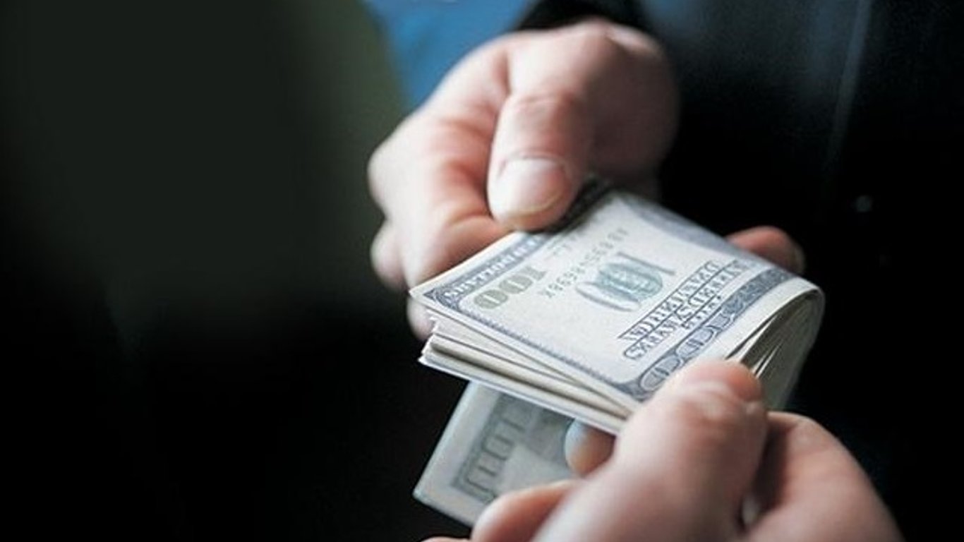 Недоплатили 100 мільйонів податків — в Одесі затримали в.о. правління банку