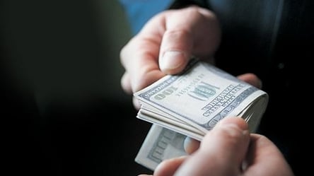 Недоплатили 100 мільйонів податків — в Одесі затримали в.о. правління банку - 285x160