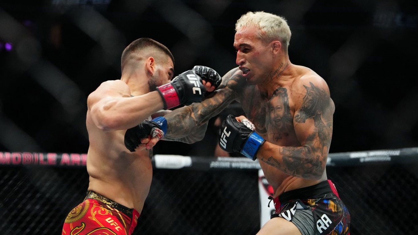 Илия Топурия — Чарльз Олівейра