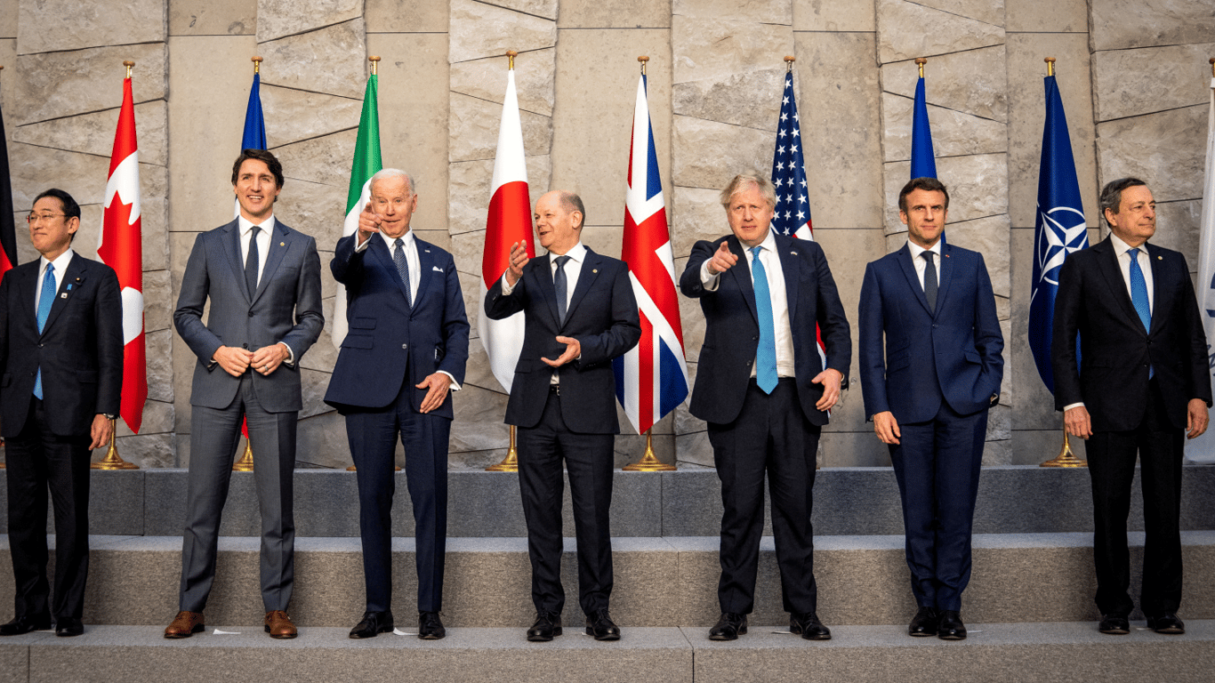 G7 рассматривает запрет на экспорт в РФ, — Bloomberg