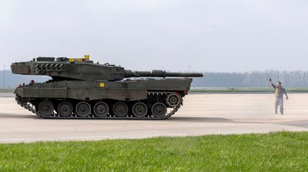 Канада передала Украине танки Leopard 2: обнародовано фото - 285x160