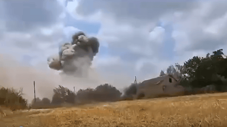 Появилось впечатляющее видео взрыва в оккупированном Токмаке - 285x160