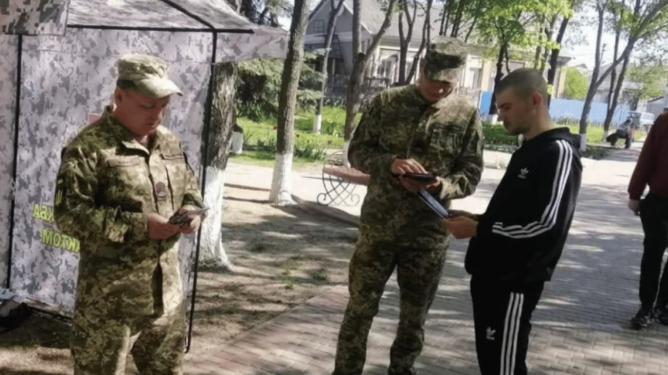 У Львові ТЦК одразу ж відпустили чоловіка після затримання — подробиці