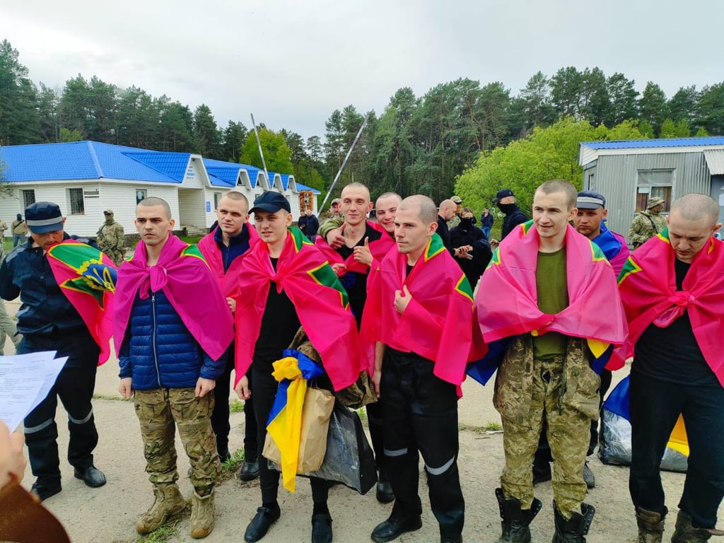 Звільнені полонені 6 травня