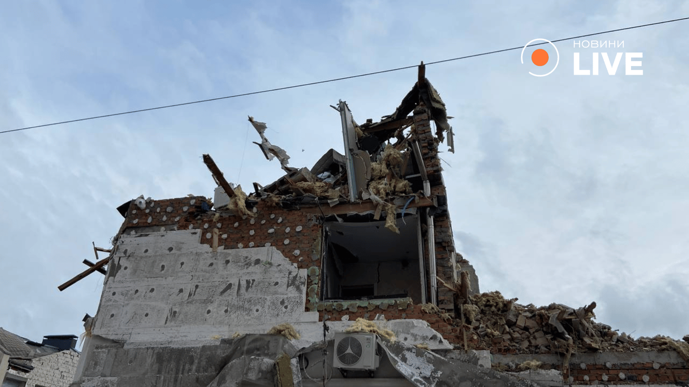 Petropavlivska Borshchahivka after shelling on September 28