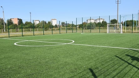 На Закарпатье в одной из деревень планируют построить футбольное поле за 42 млн грн - 285x160