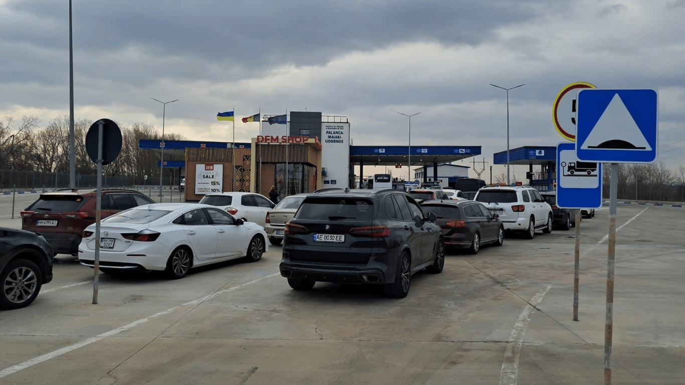 Пробки на трассе Одесса-Рени: на границах собираются очереди