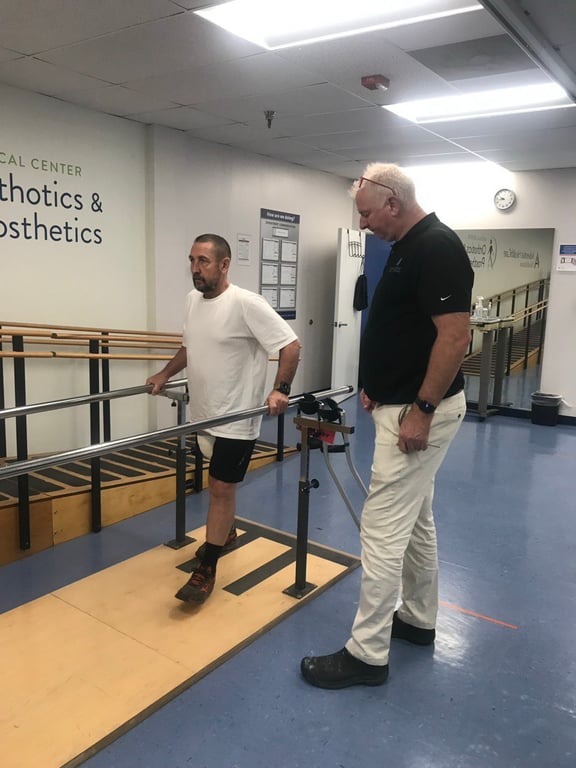 Протезування ніг