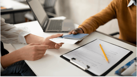 Чи потрібна віза до Угорщини для українців — правила в'їзду - 285x160