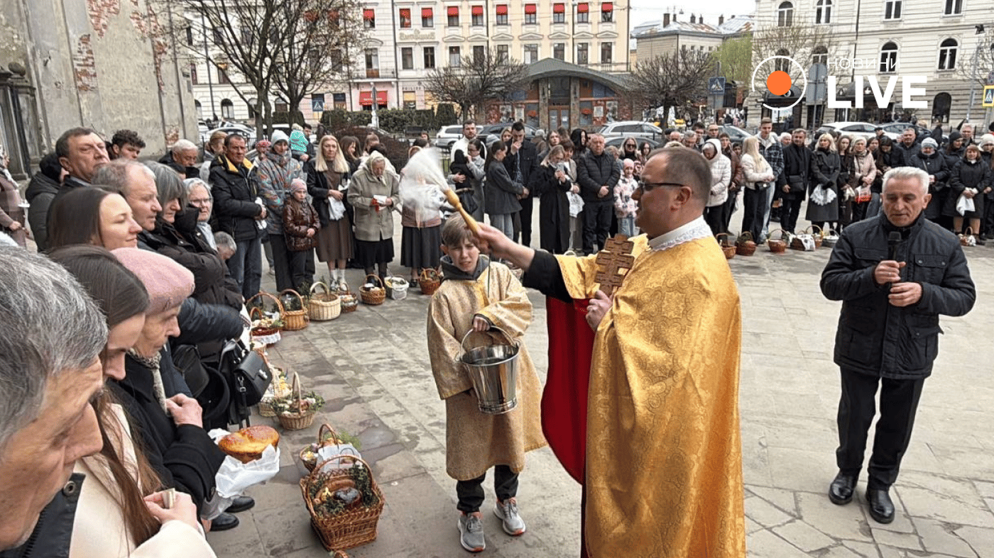 Освячення кошиків у Львові 11 квітня