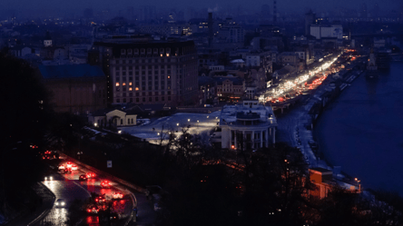 Де та коли вимикатимуть світло завтра — графіки Укренерго - 285x160