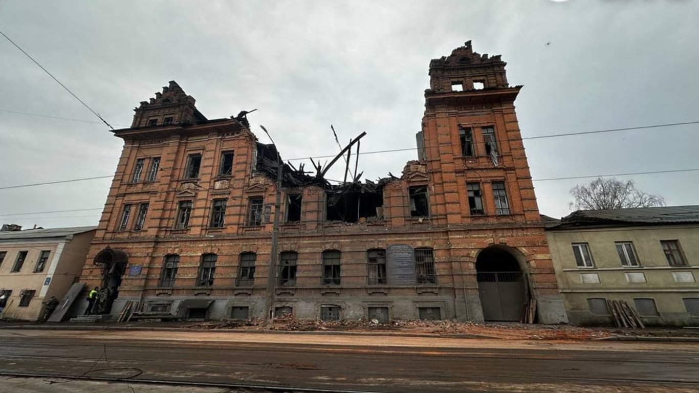 У Харкові внаслідок атаки "шахедами" зруйновано будівлю коледжу