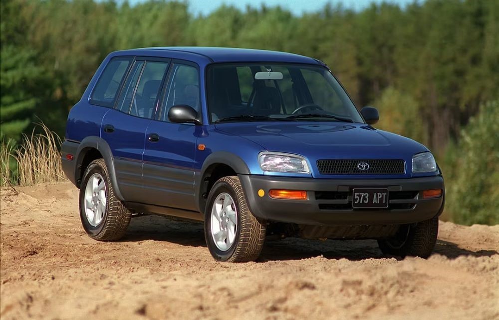 Три вечных внедорожника Toyota, которые можно купить в США за копейки - фото 1