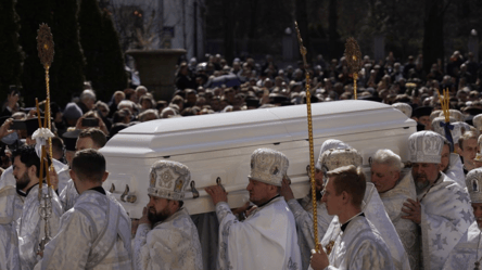 До Володимирського собору внесли труну з Патріархом Філаретом - 285x160