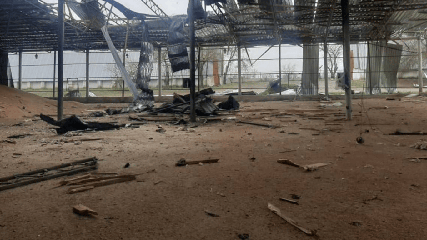 Росіяни атакували Одещину дронами: перші фото наслідків