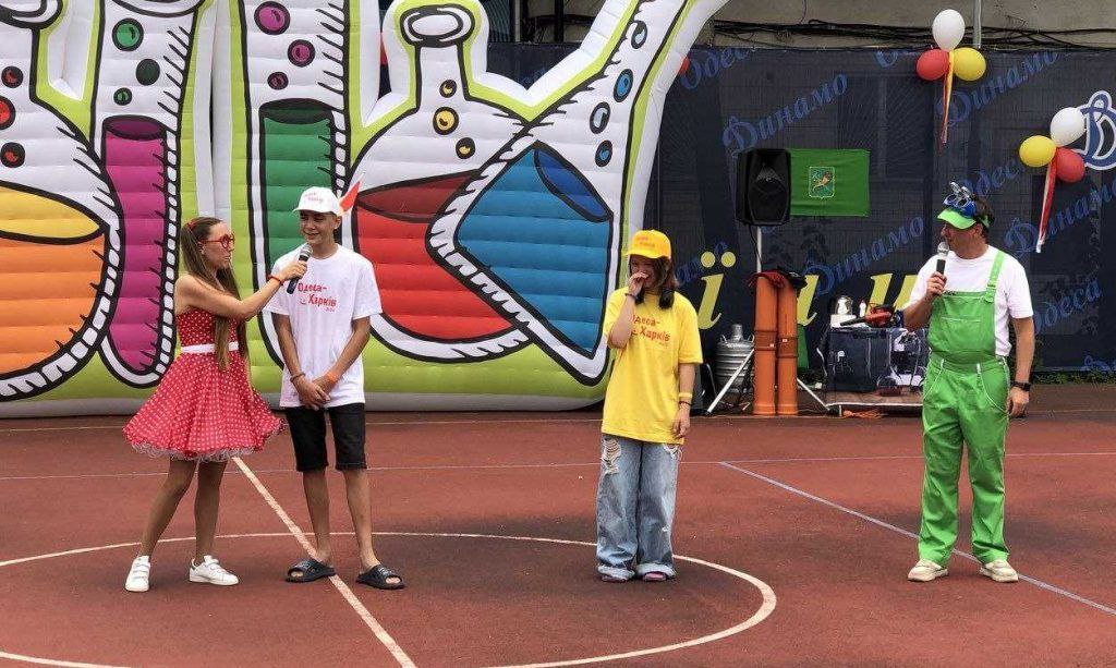 Літні канікули на березі Чорного моря — в Одесі відпочиває третя група юних харків'ян - фото 4