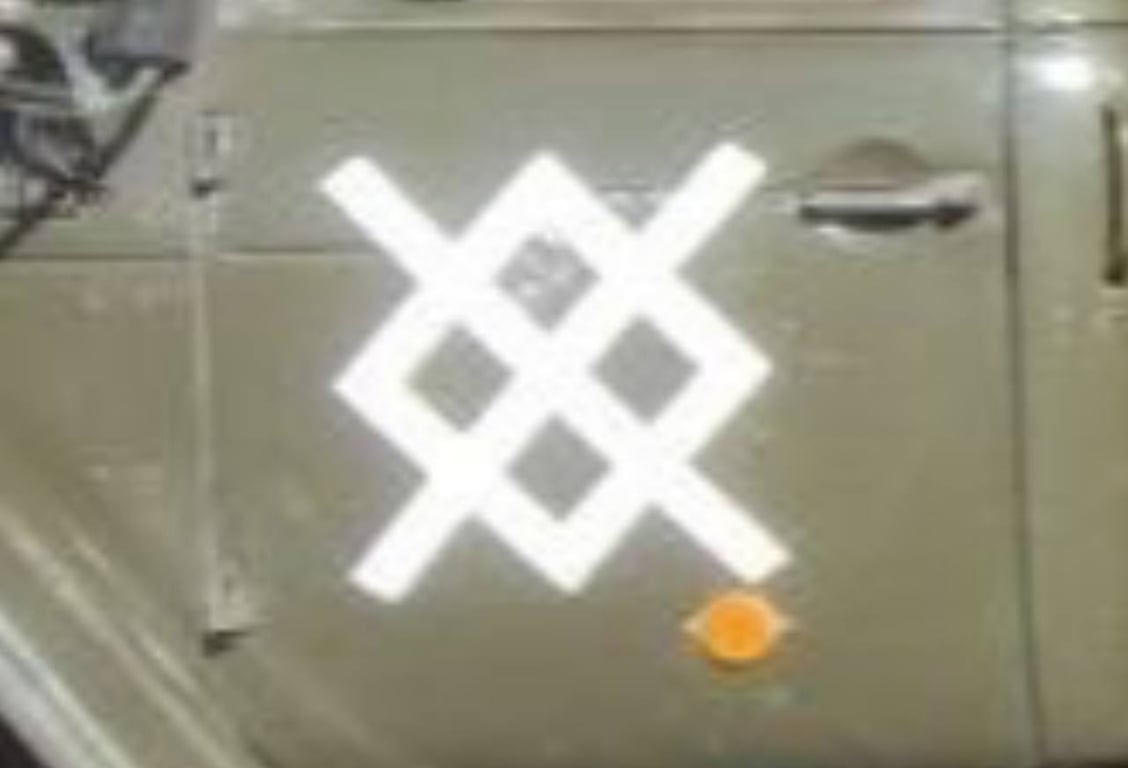 Окупанти наносять нові тактичні знаки на свою техніку — відома причина - фото 1