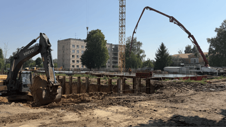 В Гостомеле строят жилой квартал на месте разрушенных домов: фото - 304x171